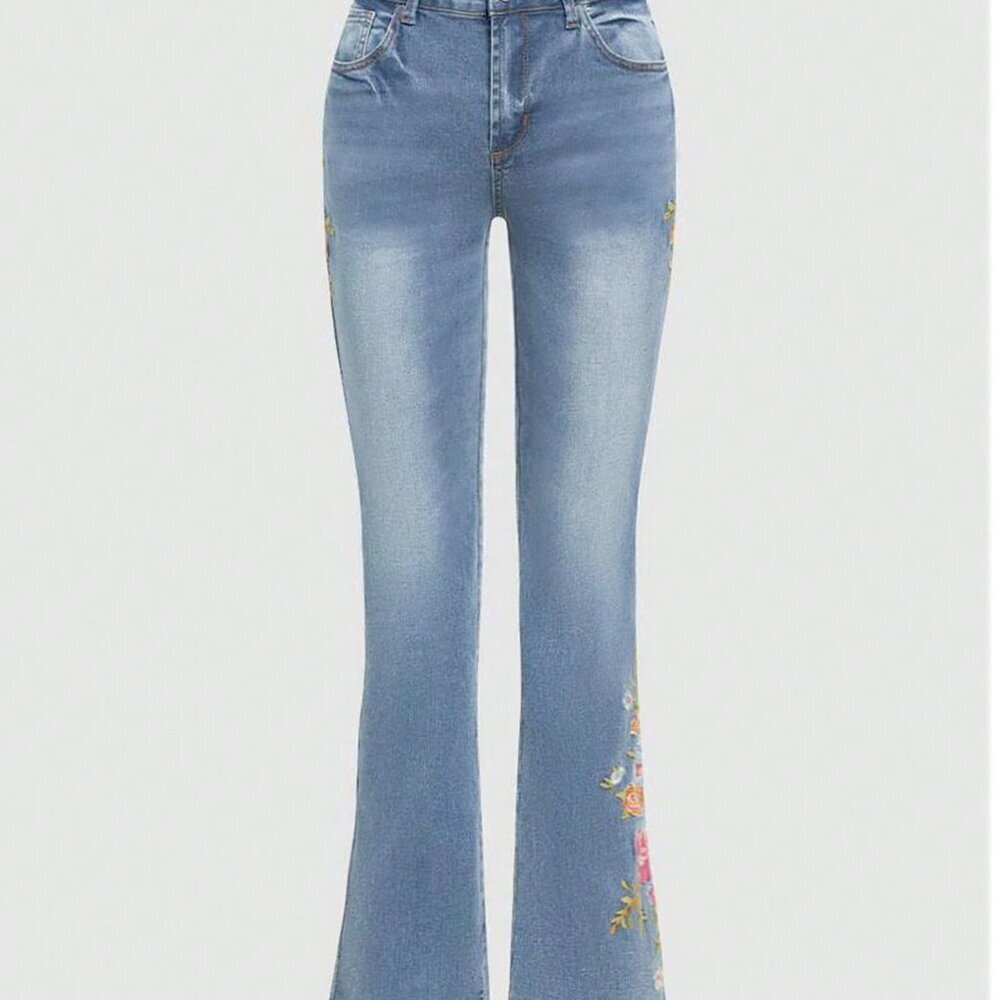 Blue Casual Women's Washed Floral Embroidered Pocket Denim Jeans - Picture 4 of 5
